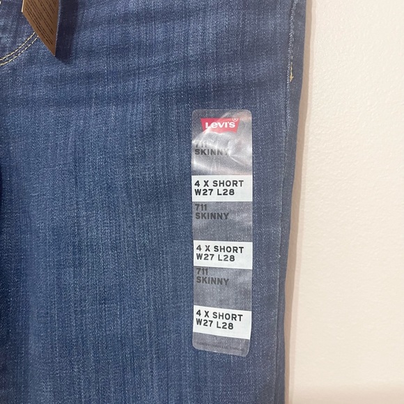 Levi’s 711 Skinny Jeans - Picture 5 of 9